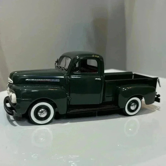 1951 Ford F150 Model series - Army Green New in Box - Picture 5 of 9
